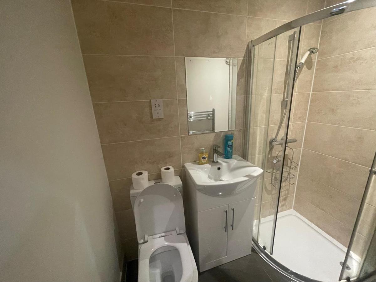 Lovely 1 Bedroom Apartment With On Street Parking Londres Exterior foto
