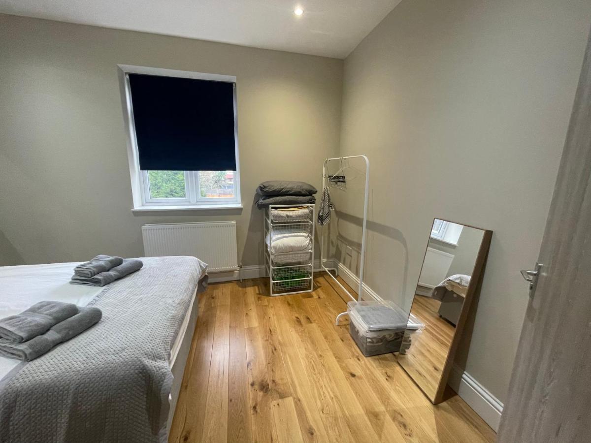 Lovely 1 Bedroom Apartment With On Street Parking Londres Exterior foto