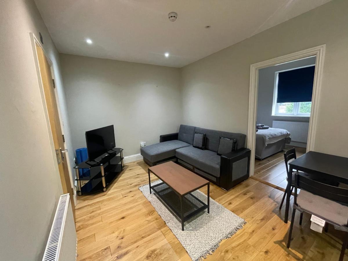 Lovely 1 Bedroom Apartment With On Street Parking Londres Exterior foto